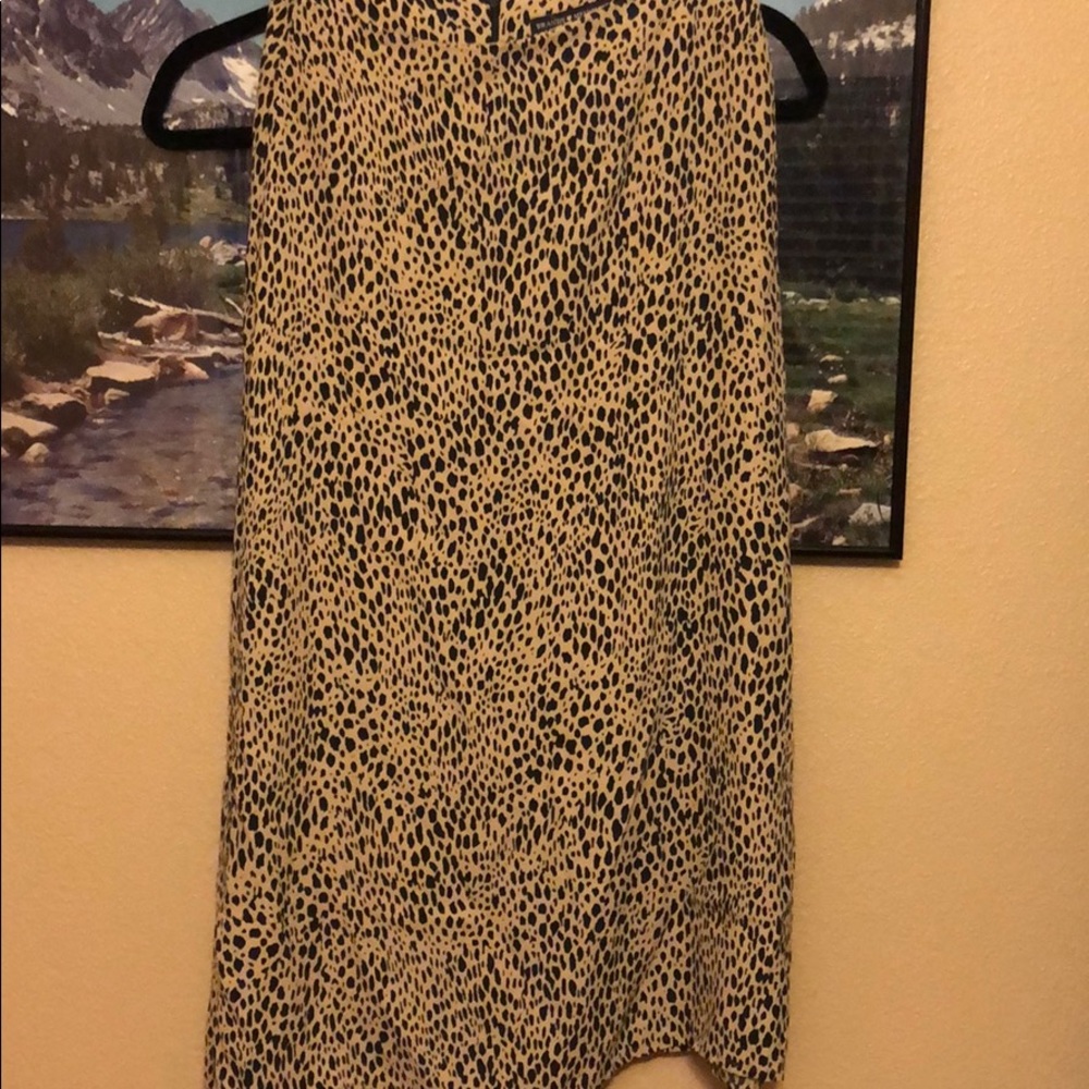 Fitted mid length skirt